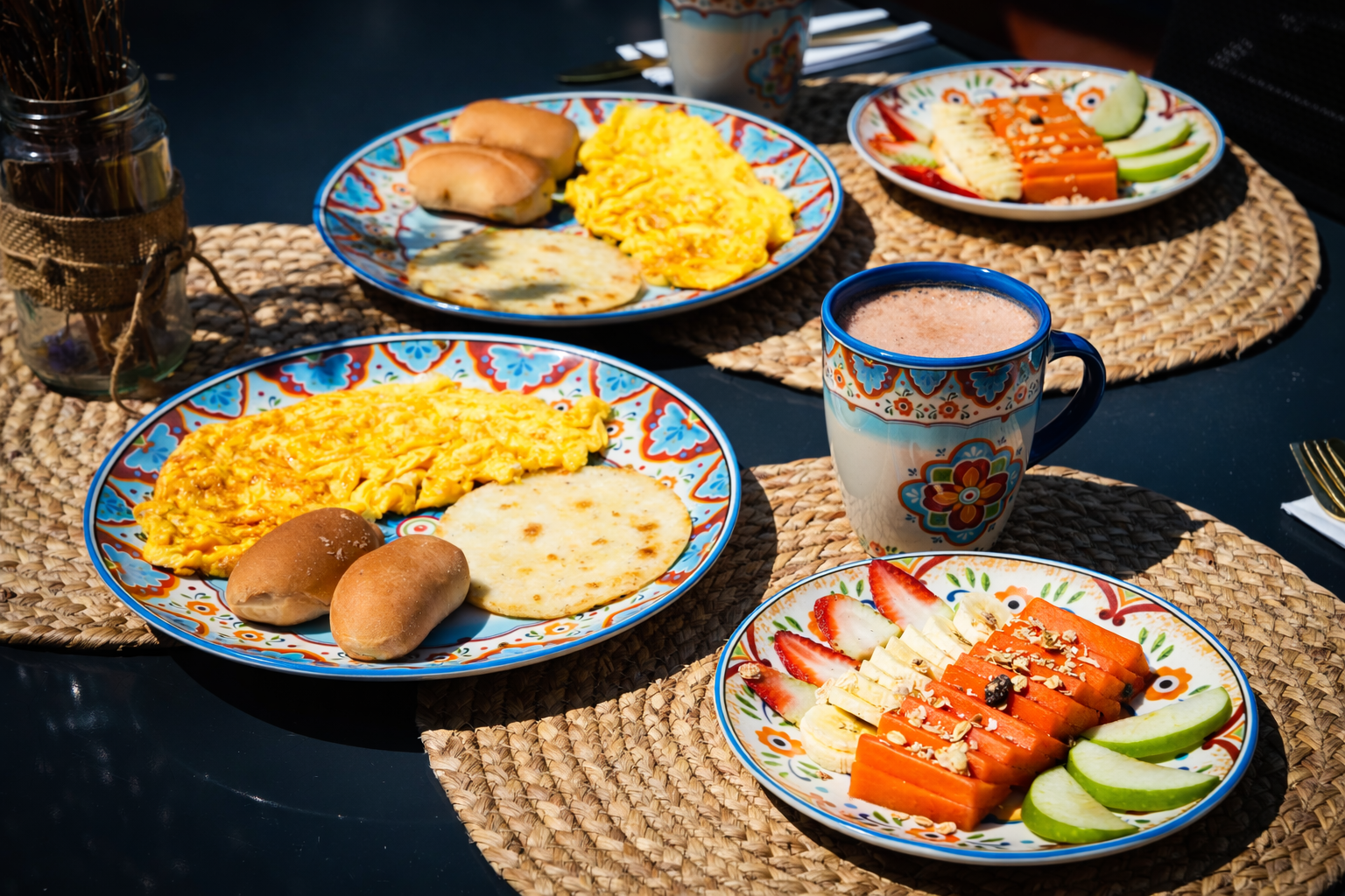 Desayuno servido como parte del plan todo incluido